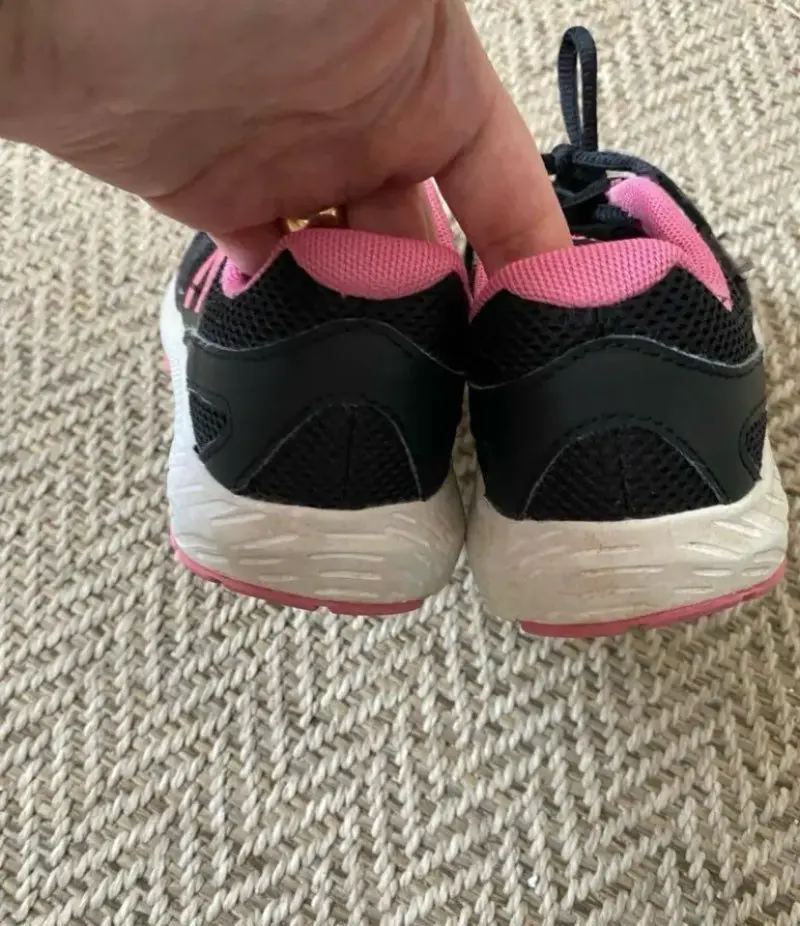Zapatillas deportivas negras y rosadas para mujer - 3