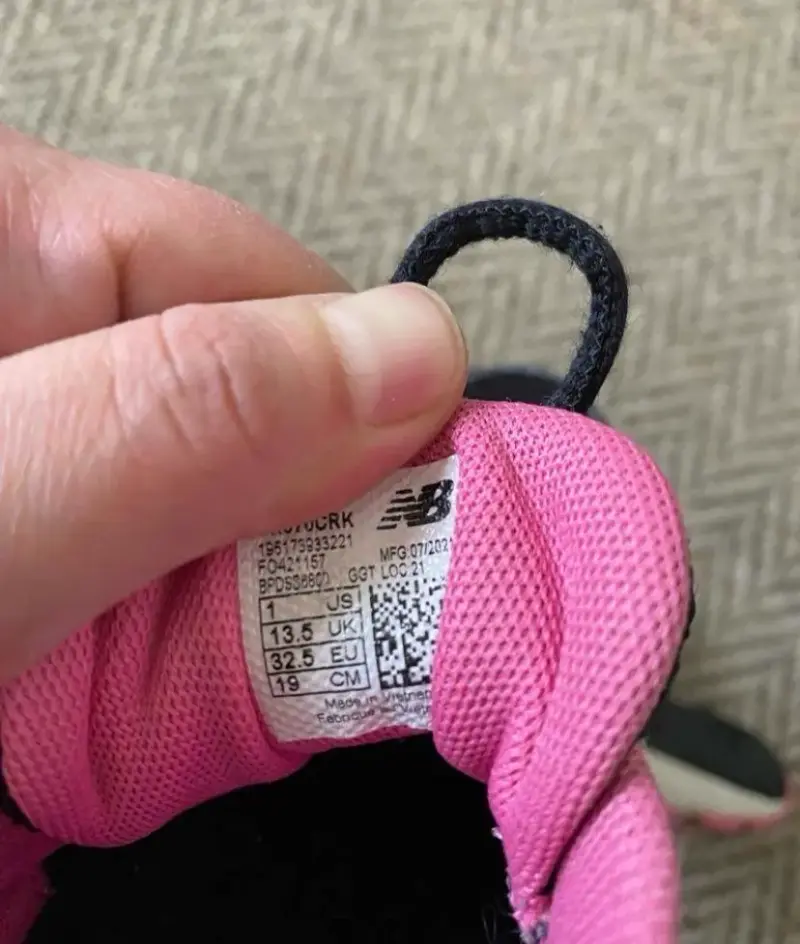 Zapatillas deportivas negras y rosadas para mujer - 5
