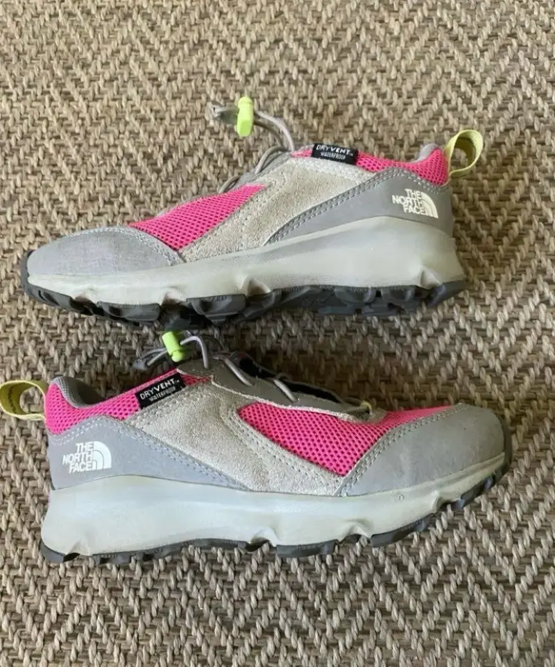Zapatillas deportivas grises y rosadas para mujer - 2
