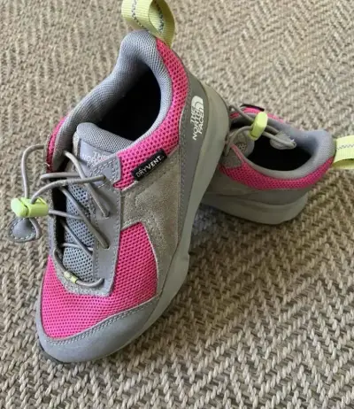 Zapatillas deportivas grises y rosadas para mujer - miniatura 3