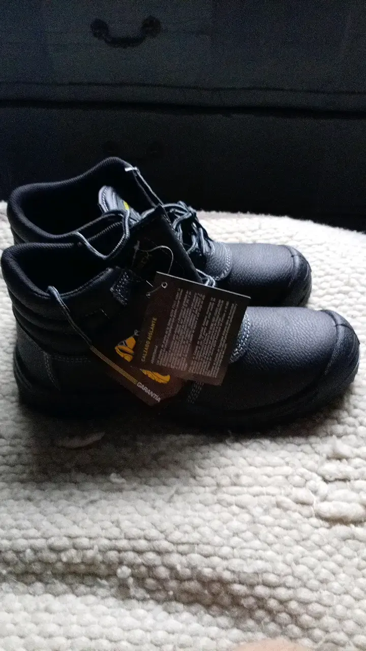 Botas de seguridad negras con etiqueta - 1