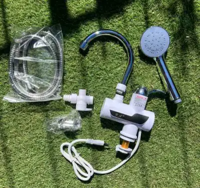 Grifo eléctrico instantáneo con ducha y grifo - miniatura 1