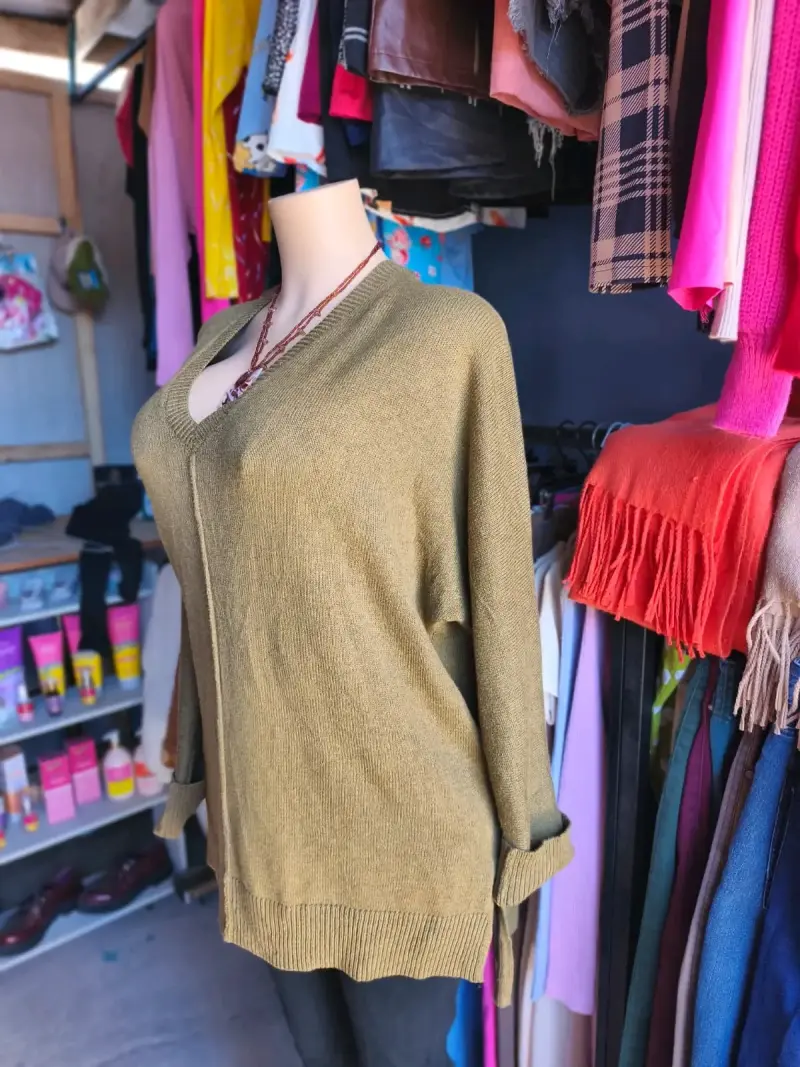 Suéter de punto verde oliva para mujer
