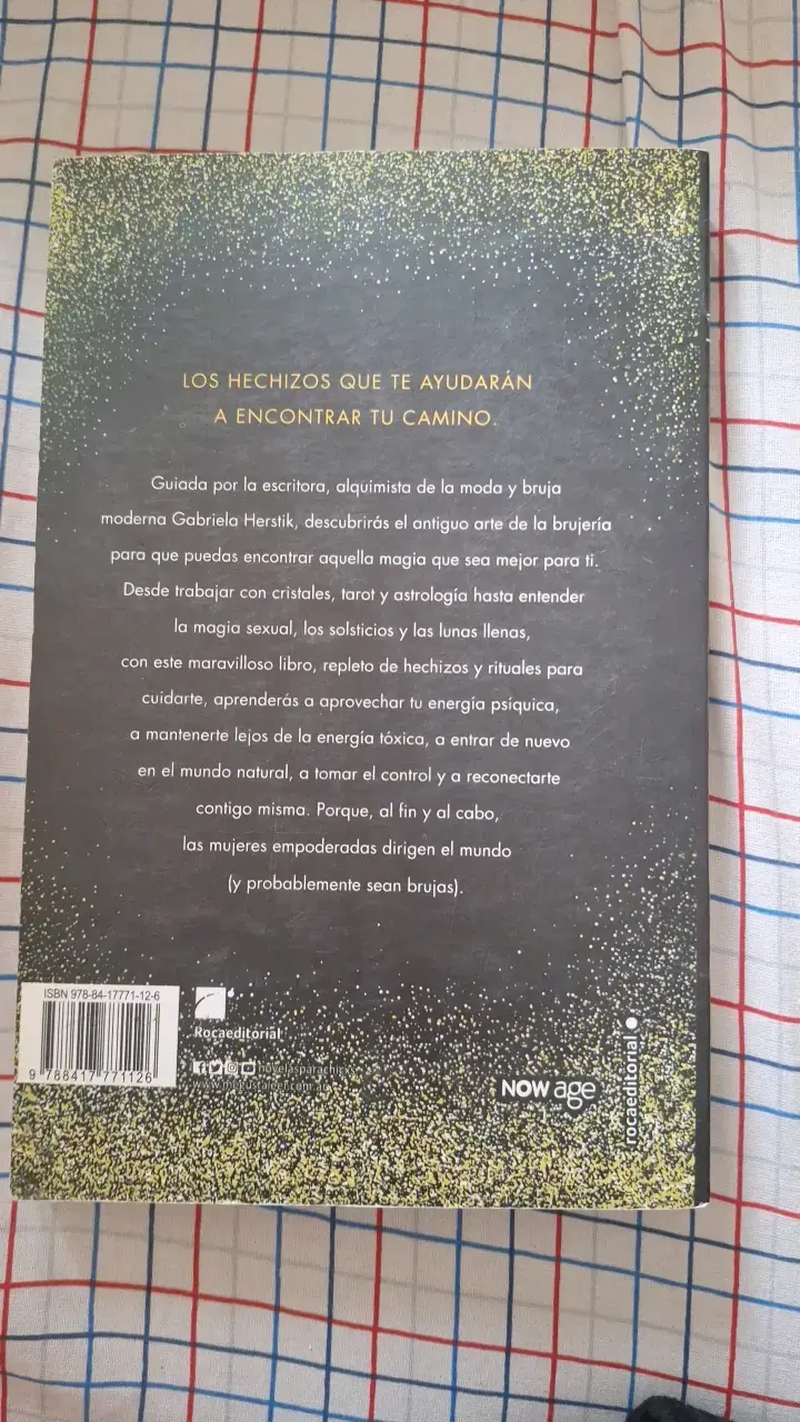 Libro 'Cómo ser una bruja moderna' de Gabriela Herstik - 2