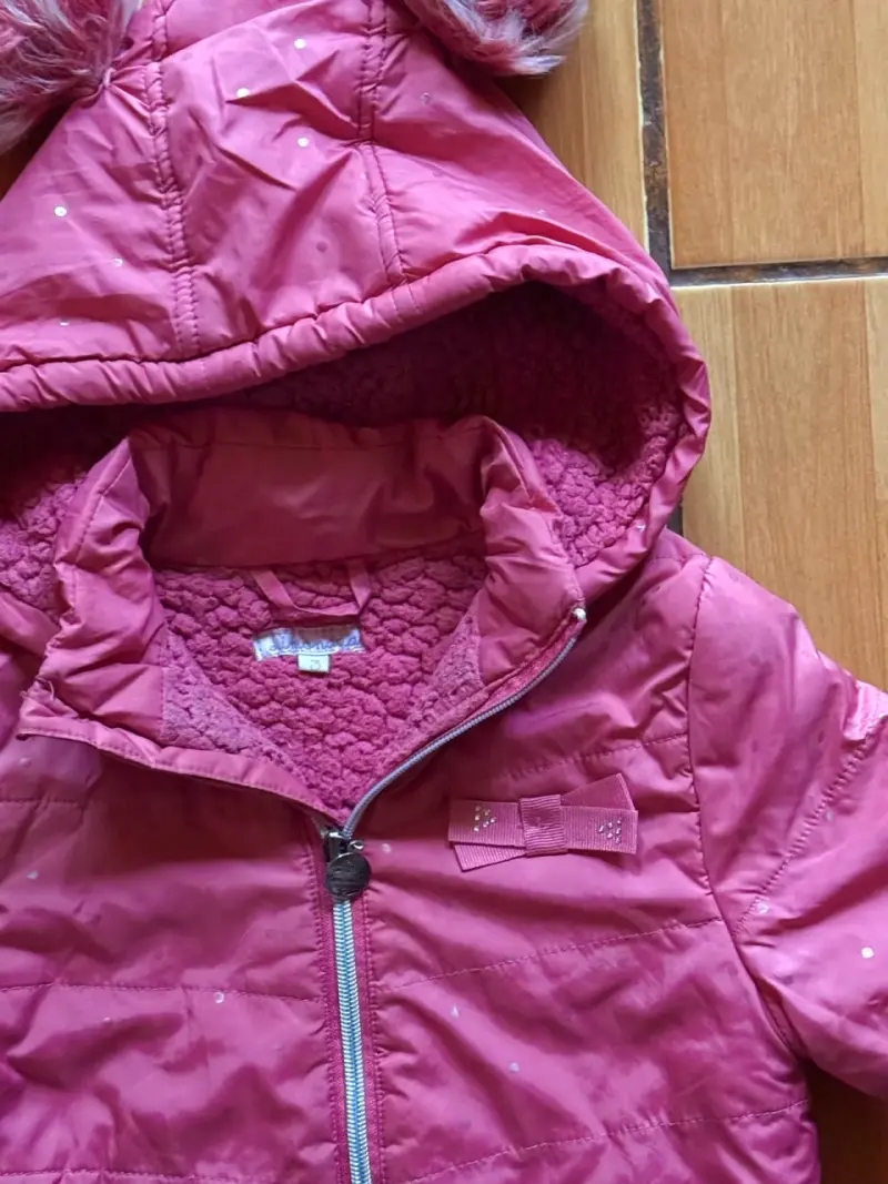 Abrigo infantil rosa con capucha y orejas - 2