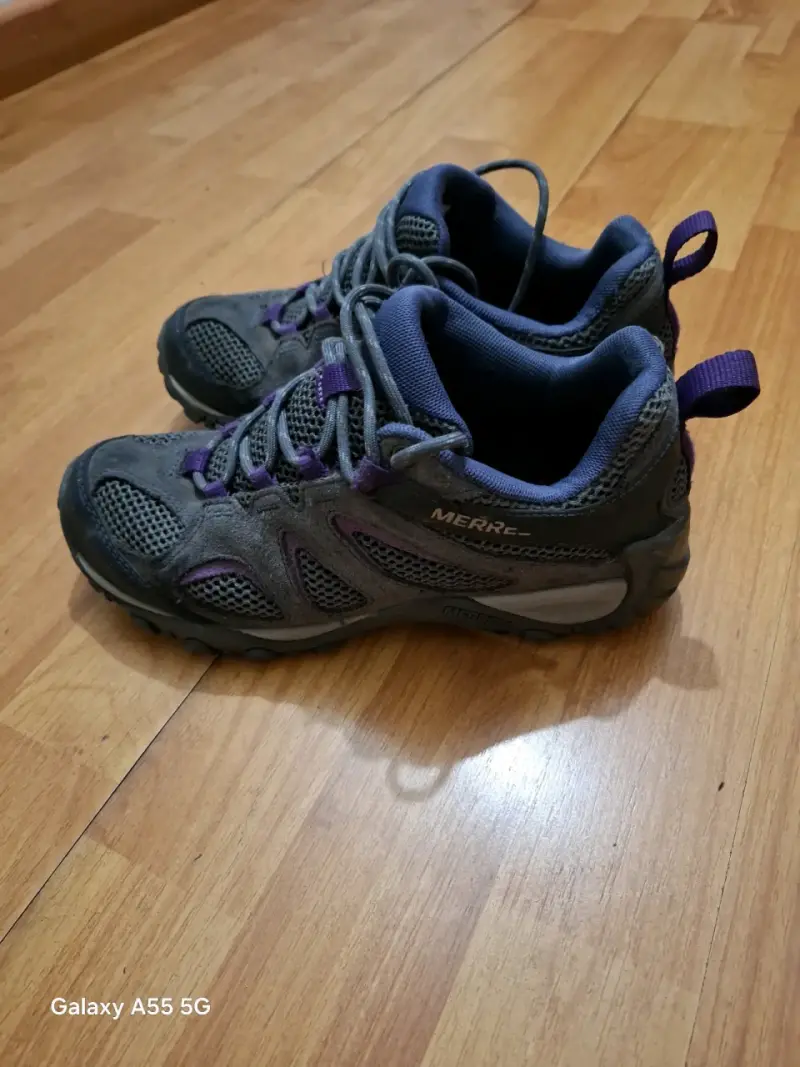 Zapatillas de trekking Merrell gris y morado