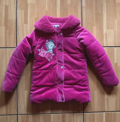 Chaqueta infantil rosa con bordado de cebra - miniatura 1
