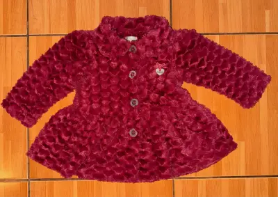 Abrigo de peluche burdeos para niña - miniatura 1