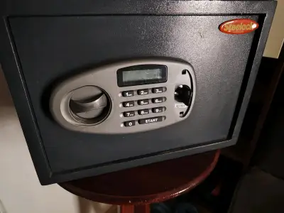 Caja fuerte electrónica Steelock Premium - miniatura 1