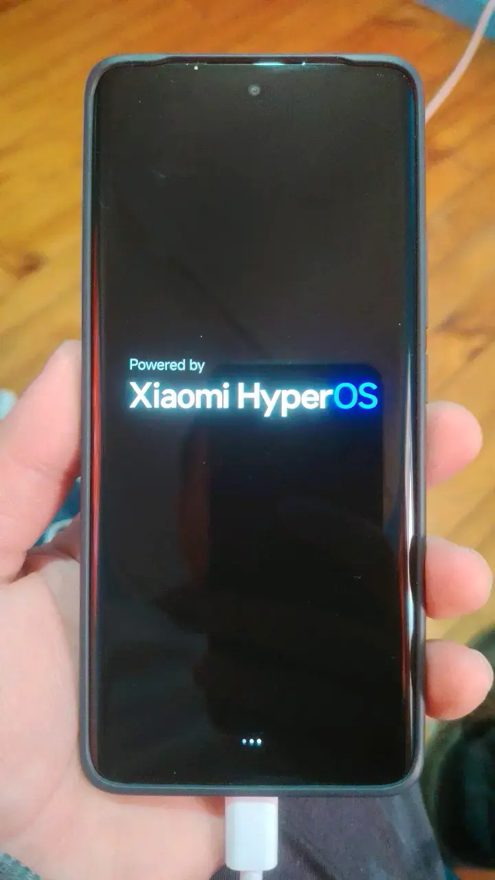 Smartphone Xiaomi con HyperOS - 1