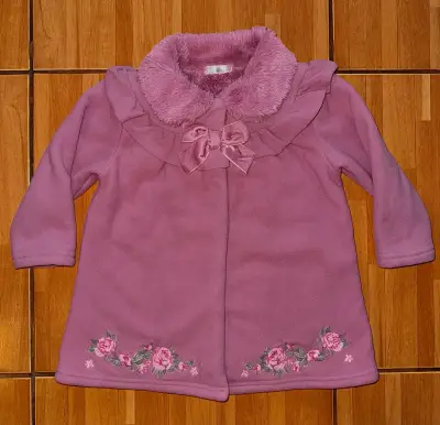 Abrigo infantil rosa con bordado floral - miniatura 1