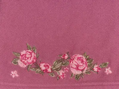 Abrigo infantil rosa con bordado floral - miniatura 3