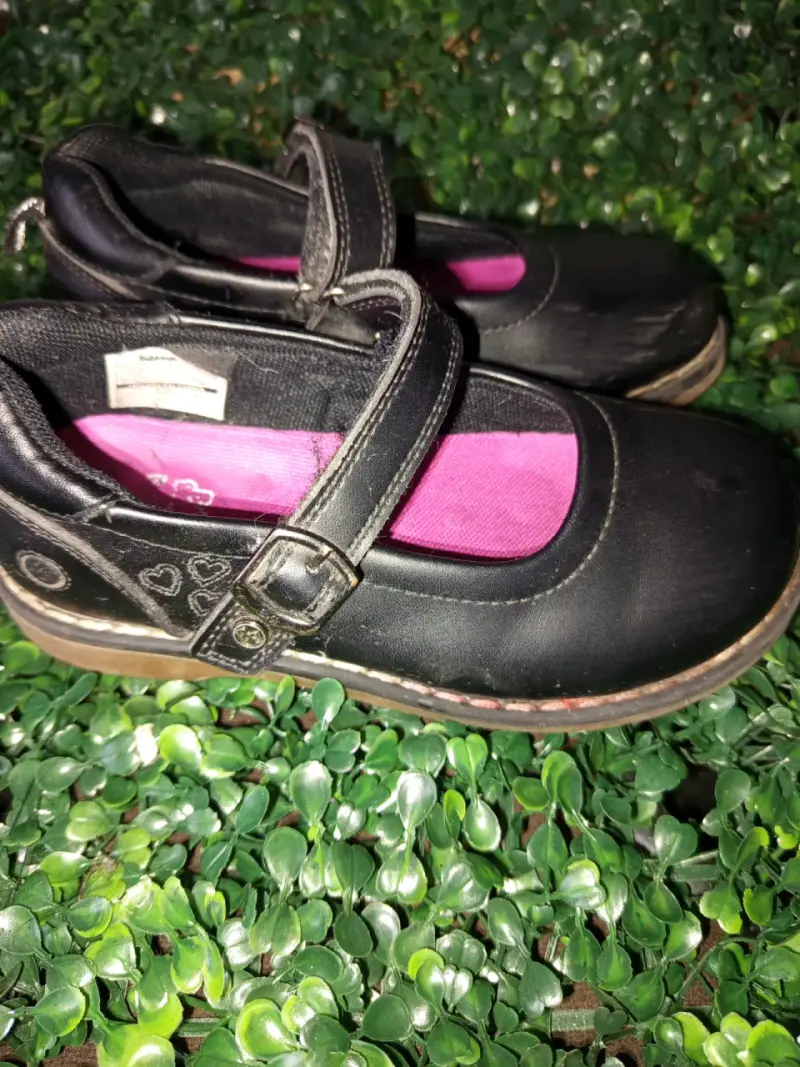 Zapatos escolares negros para niña con hebilla - 1