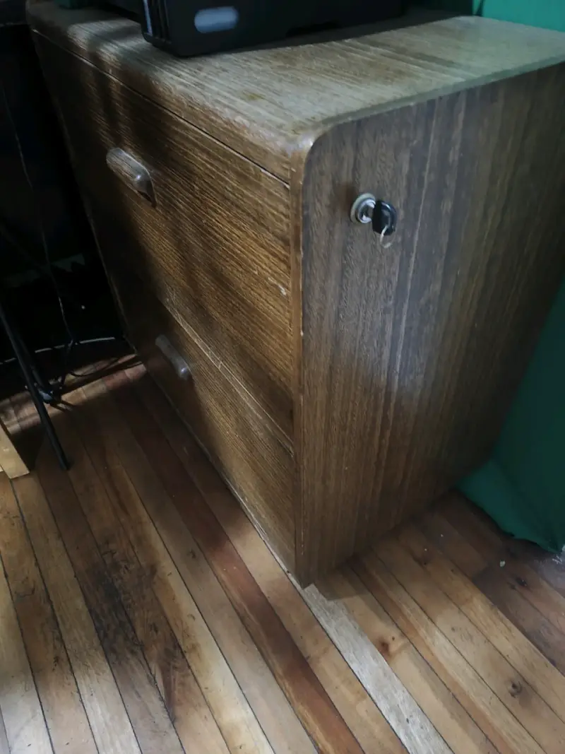 Archivo de madera vintage con dos cajones - 2
