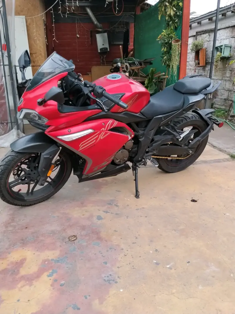 Moto deportiva voge 300 rr 2021 - 1