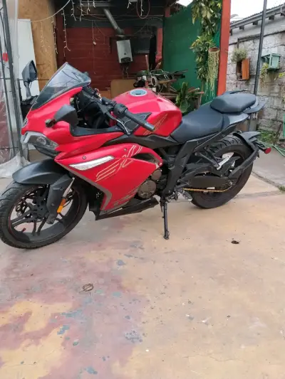Moto deportiva voge 300 rr 2021 - miniatura 1