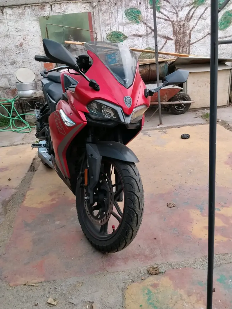 Moto deportiva voge 300 rr 2021 - 3
