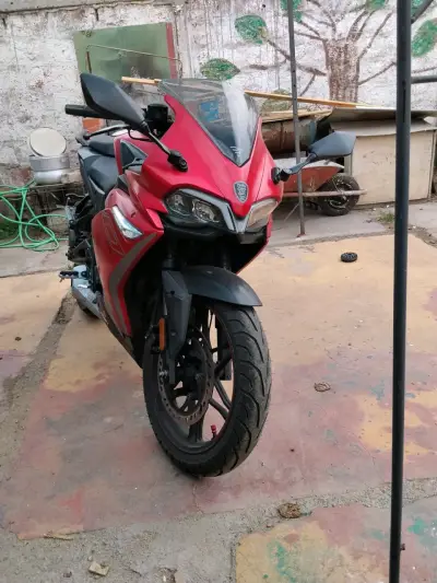 Moto deportiva voge 300 rr 2021 - miniatura 3