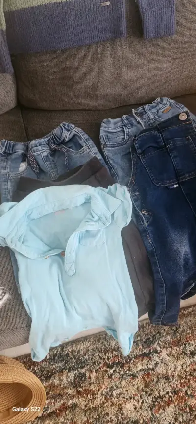 Conjunto de ropa infantil variada - miniatura 3
