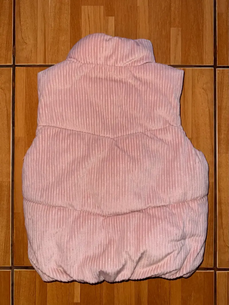Chaleco acolchado rosado sin mangas - 2