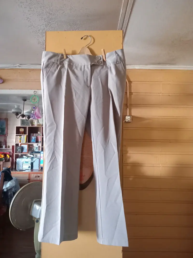Pantalones de vestir grises para mujer