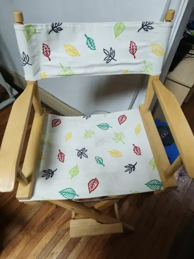 Silla director de madera con diseño de hojas - miniatura 3