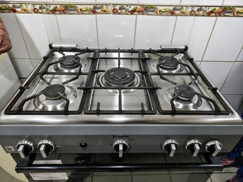 Cocina a gas Bosch de 5 quemadores - 3