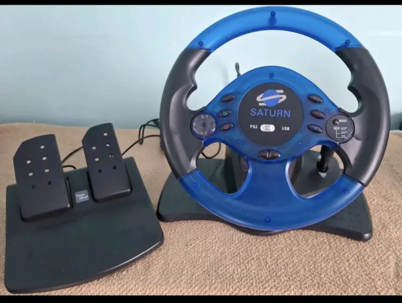Volante Saturn para PS2 y PC con pedales
