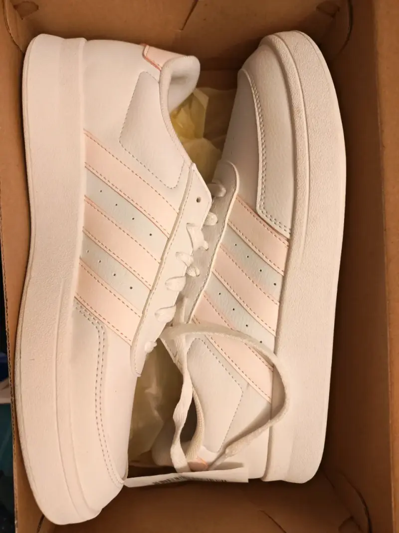 Zapatillas blancas deportivas Adidas N41 - 1