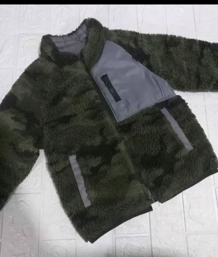Chaqueta de niño reversible camuflada y gris - 1