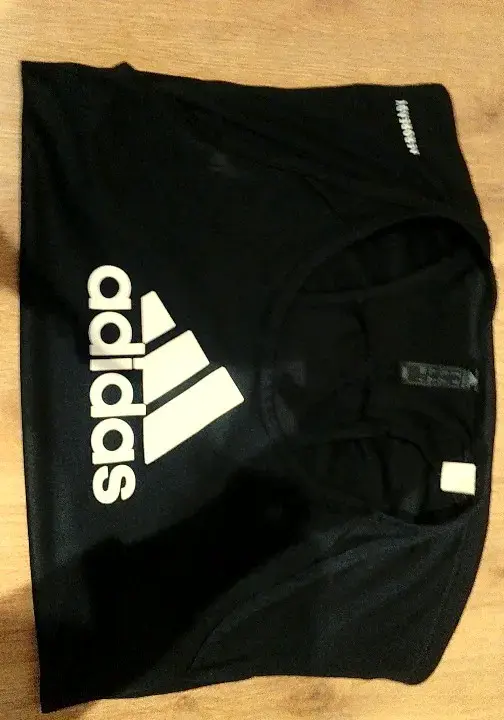 Polera deportiva Adidas negra sin mangas - 2