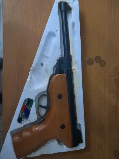 Pistola de aire comprimido con dardos - miniatura 3