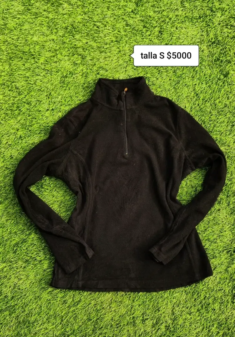 Polerón negro con cierre talla S - 1