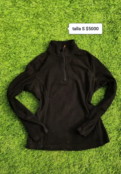 Polerón negro con cierre talla S - miniatura 1