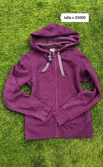 Polerón morado con capucha talla S - miniatura 1