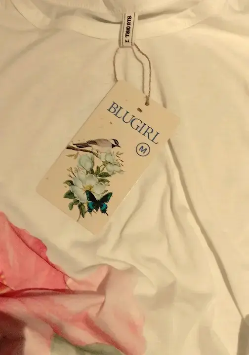 Polera blanca con diseño - 2