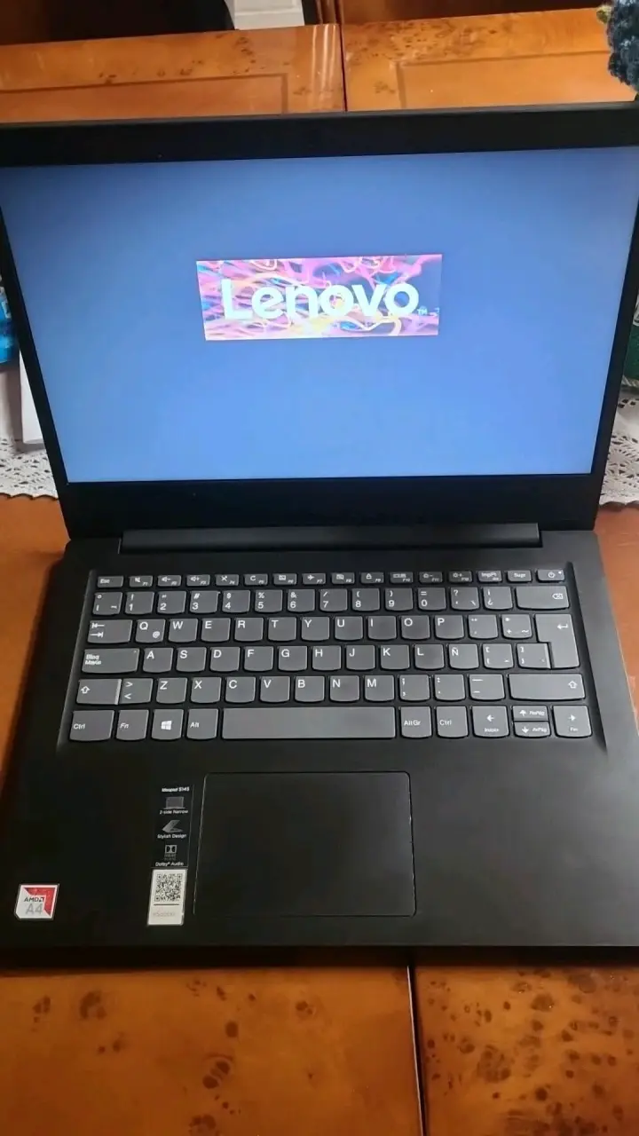 Laptop Lenovo en buen estado - 2