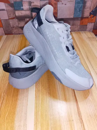 Zapatillas grises The North Face deportivas - miniatura 5