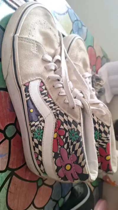 Zapatillas urbanas vanscon diseño floral - miniatura 2