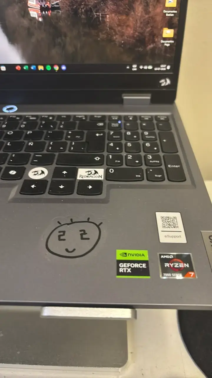 Laptop Gamer Lenovo LOQ15 ARP 9 - 2