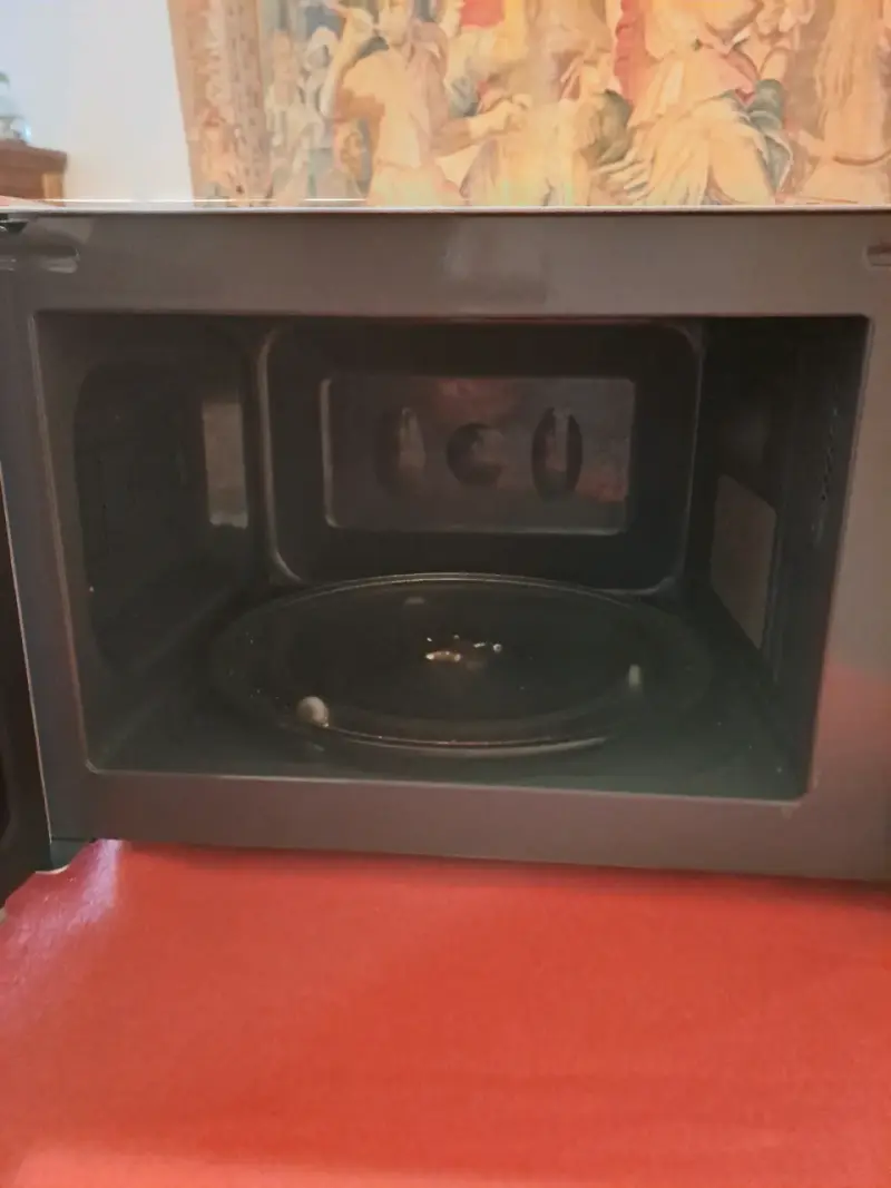 Horno microondas Midea espejo 20 litros - 5