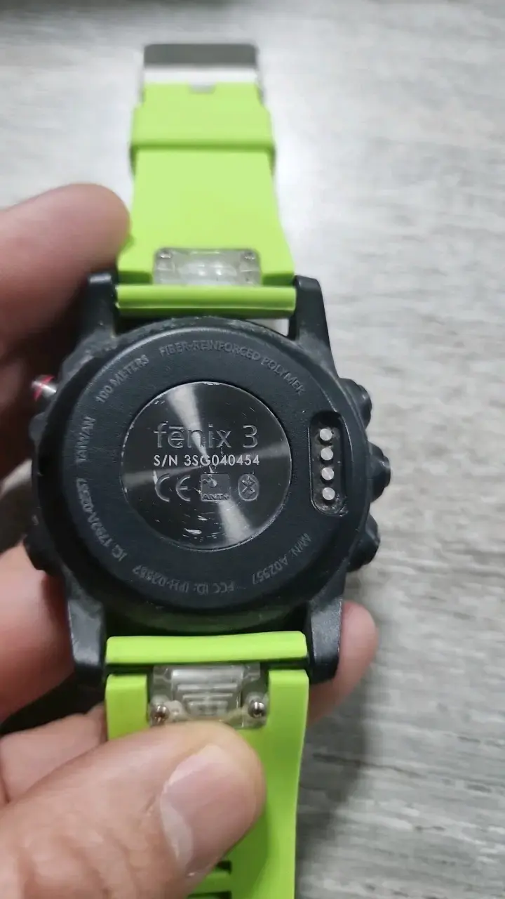 Reloj Garmin Fénix 3 con correa verde - 2