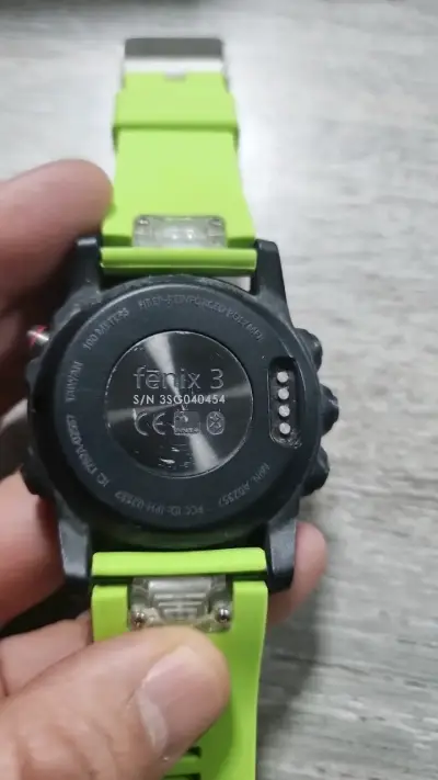 Reloj Garmin Fénix 3 con correa verde - miniatura 2