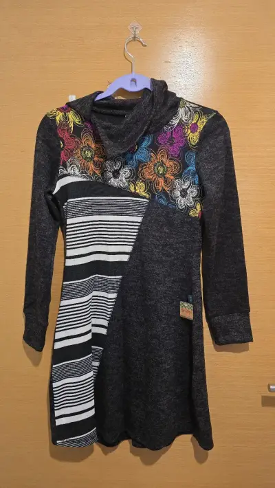 Vestido manga larga de lanilla, nuevo con etiqueta - miniatura 1