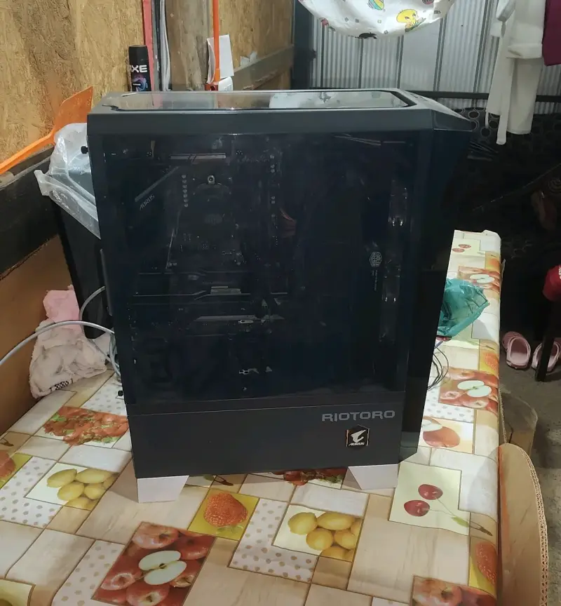 PC de escritorio conversable - 2