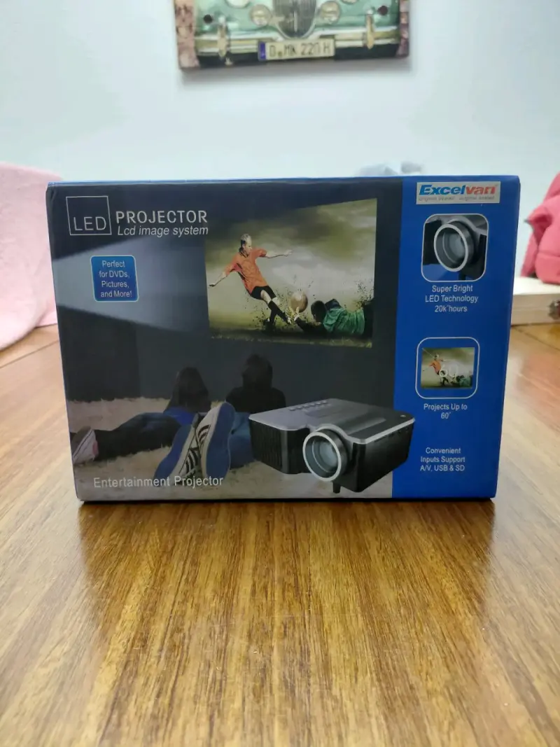 Proyector LED Excelvan con control remoto - 2