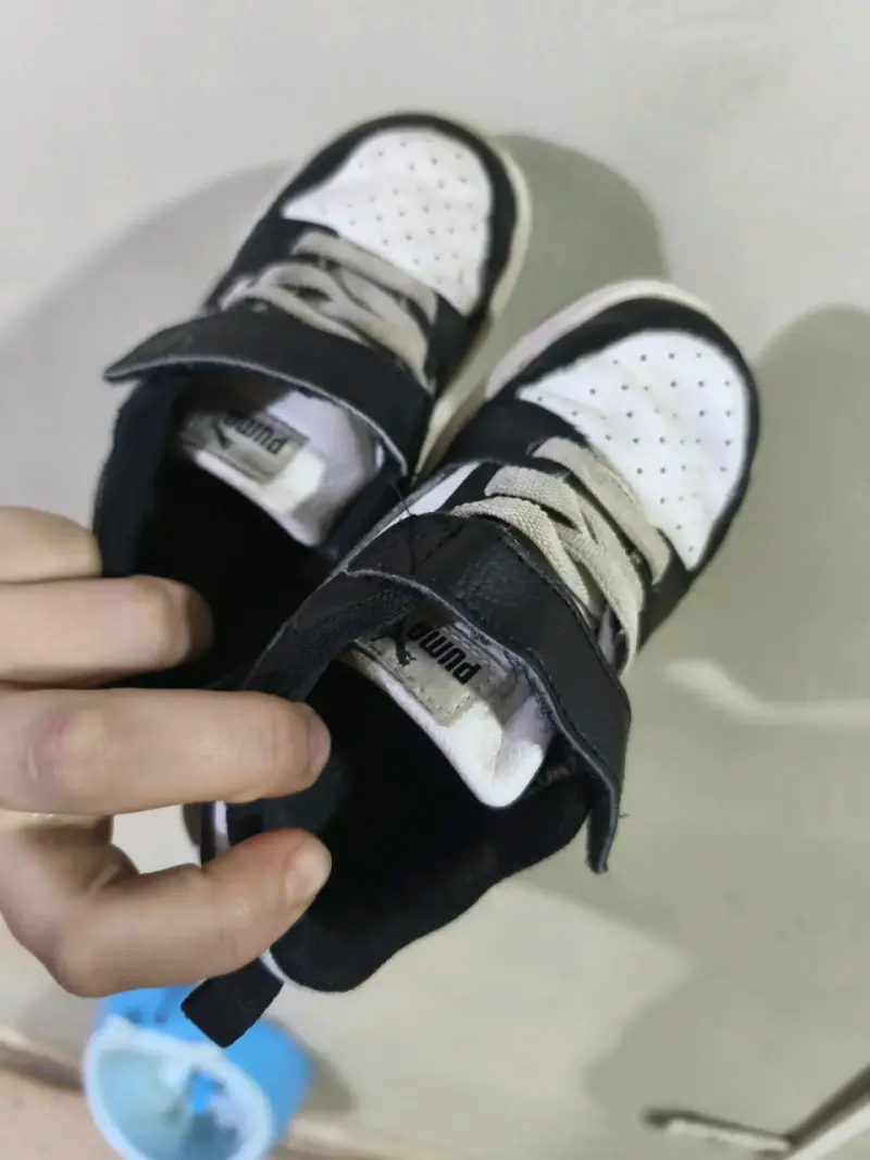 Zapatillas deportivas infantiles blanco y negro - 2