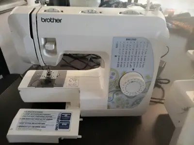 Máquinas de coser Brother y Janome - miniatura 2