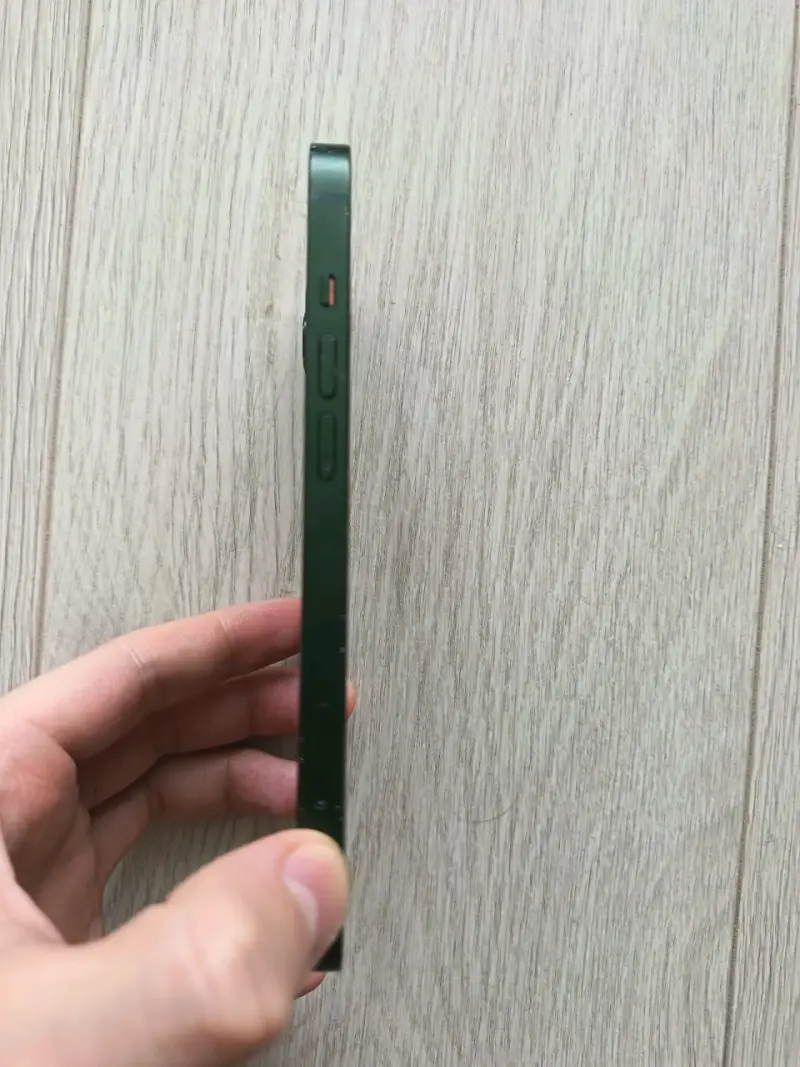 iPhone 13 - 2