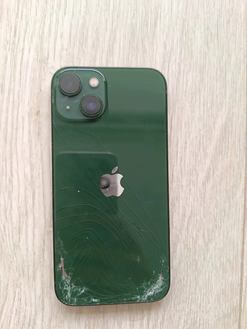 iPhone 13 - 3
